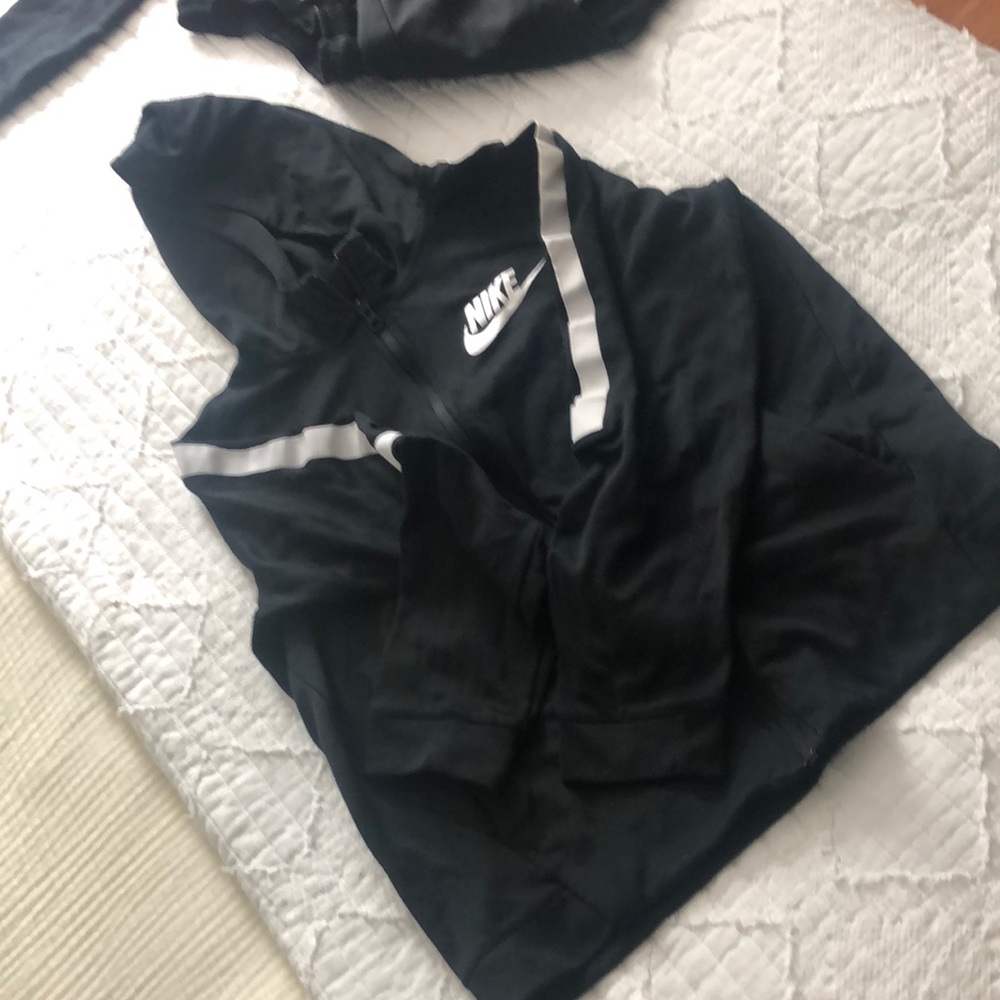 Black and white sweatsuit
